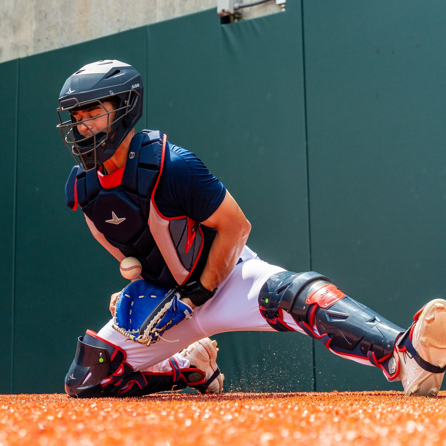 PRO-ELITE® JAPAN CATCHERS MITT - 34" CLOSED BACK