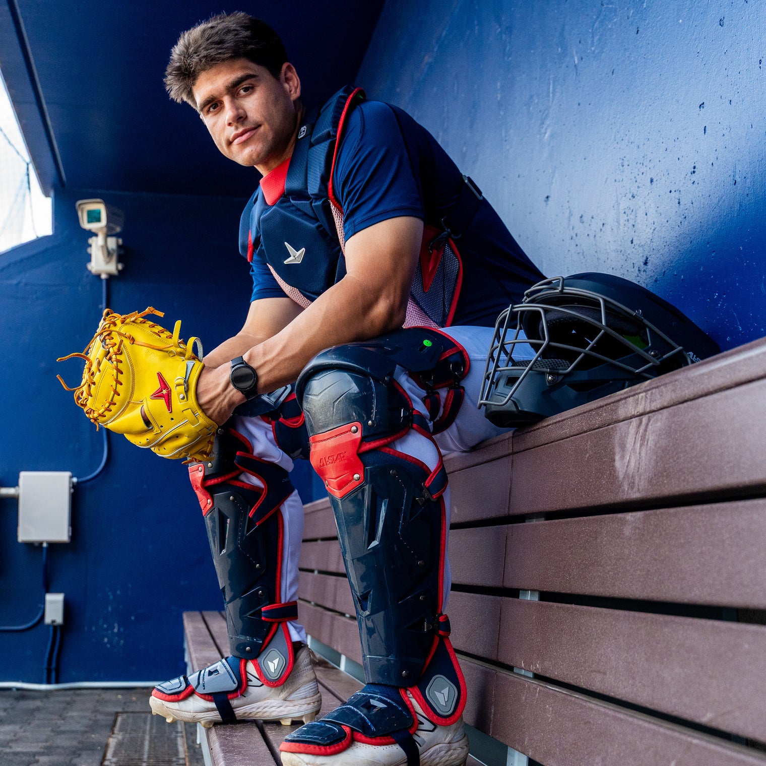 PRO-ELITE® JAPAN CATCHERS MITT - 34" CLOSED BACK