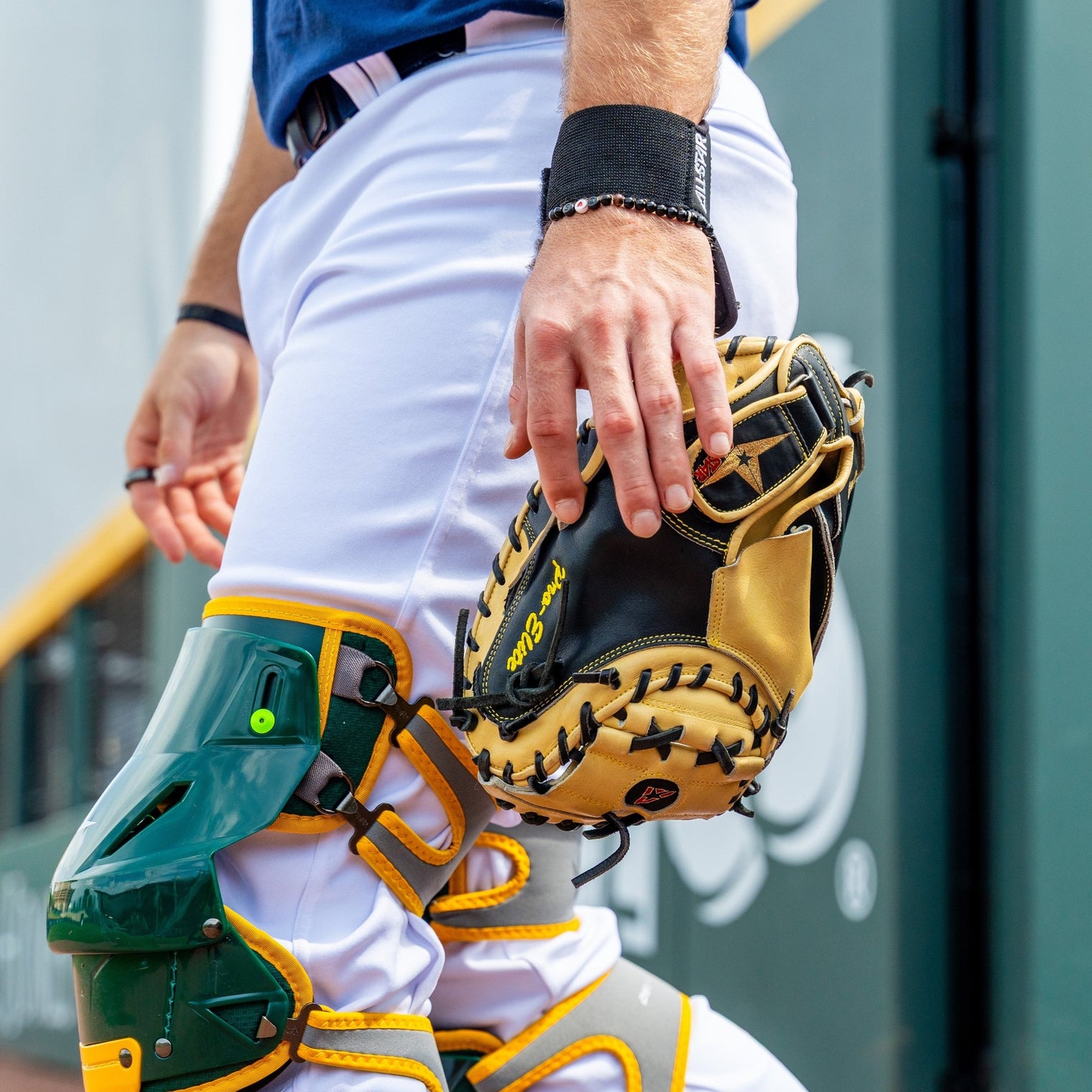 PRO-ELITE® BLACK & TAN - CATCHERS MITT - All-Star Sports