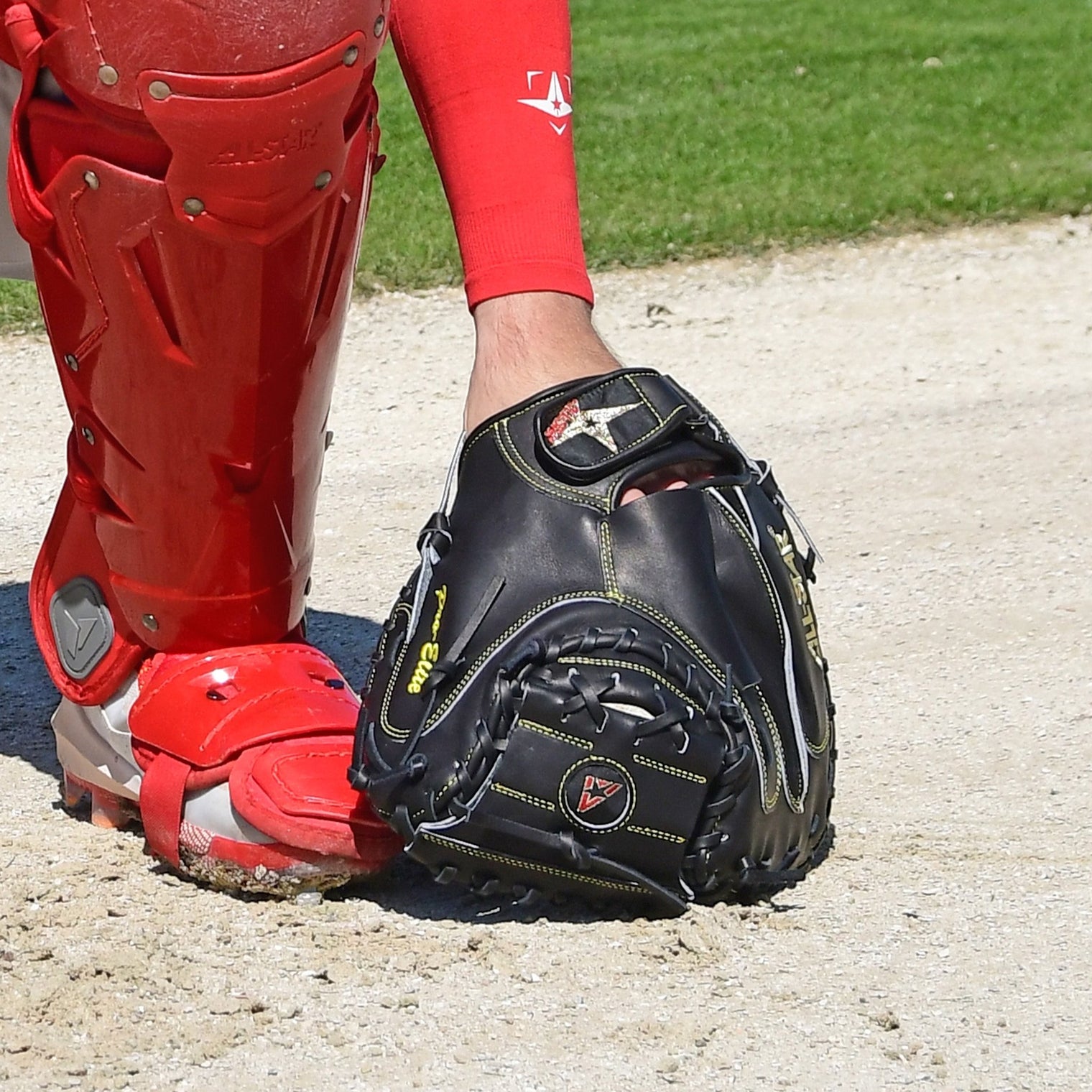 PRO-ELITE® SOLID BLACK - CATCHERS MITT - All-Star Sports