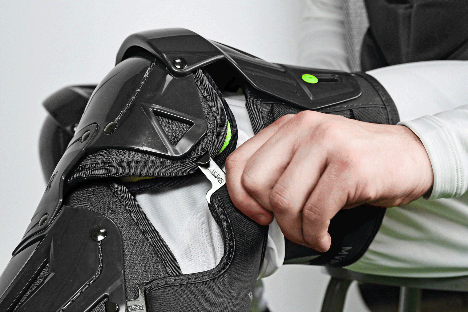 MVP-PRO SERIES™ - SMALL + INTERMEDIATE LEG GUARDS