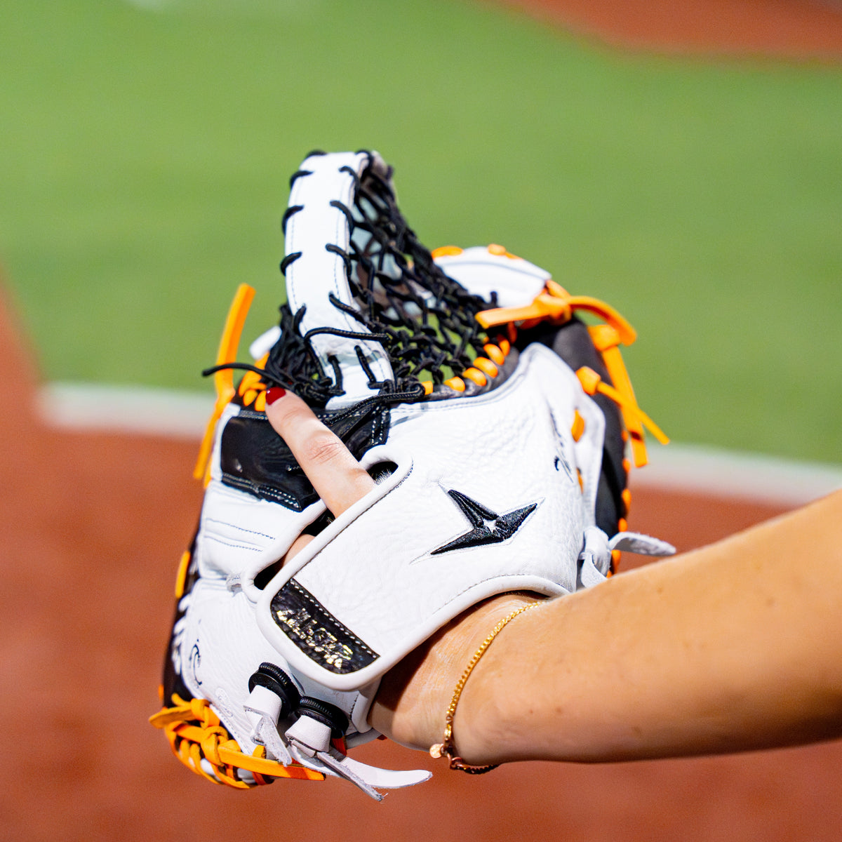 THE KEYHOLE - PHX FASTPITCH TRAINING MITT