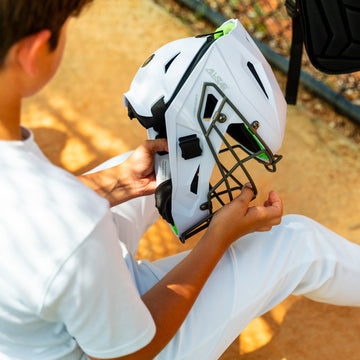 MVP-PRO SERIES - LT CATCHERS HELMET - LARGE / BLACK
