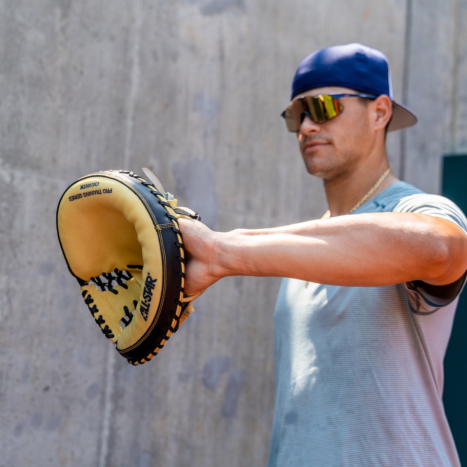 THE DONUT™ - 33.5" TRAINING MITT