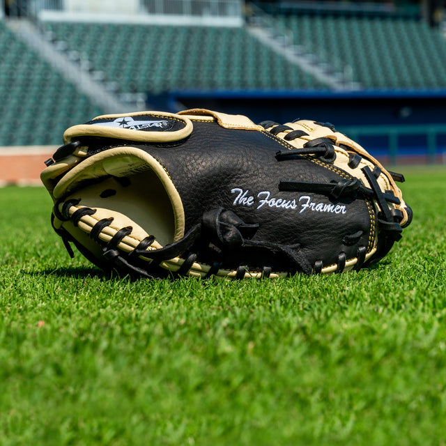 THE FOCUS FRAMER™ - 29" TRAINING MITT