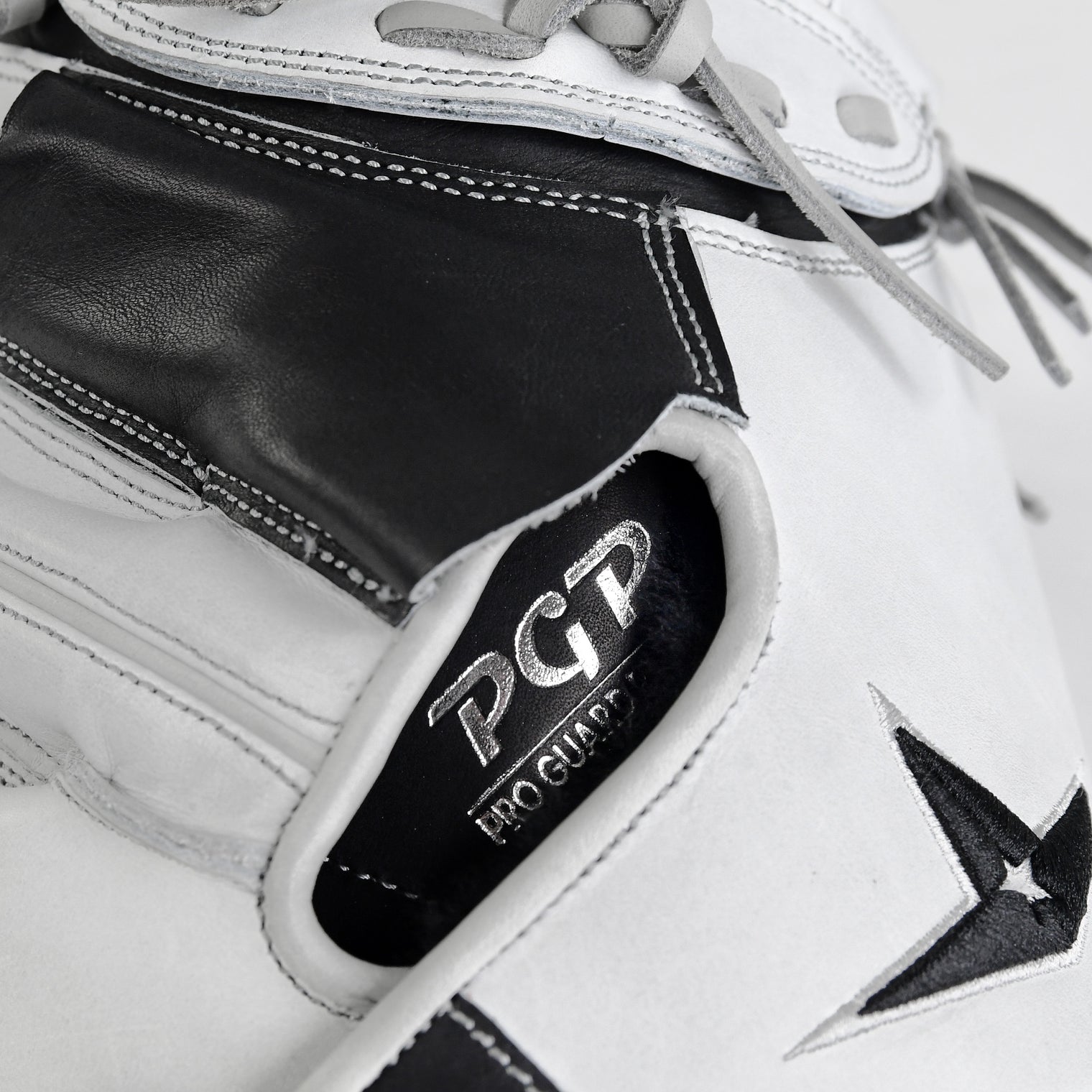 PHX™ Fastpitch Catching Mitt