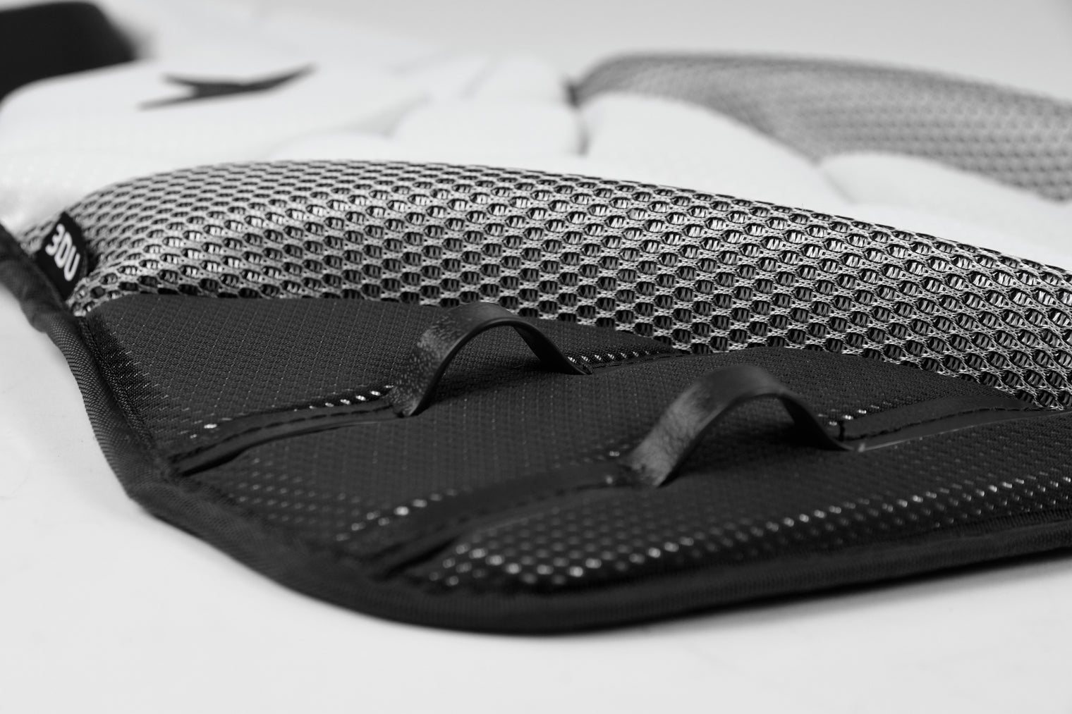 PHX™ SERIES - SOFTBALL CHEST PROTECTOR